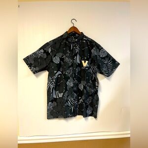 Men’s Colosseum Black Vanderbilt Commodores “The Dude” Camp Shirt – Size L,‎ NWT